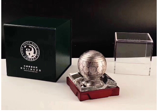 中國熊貓35周年紀念銀擺件