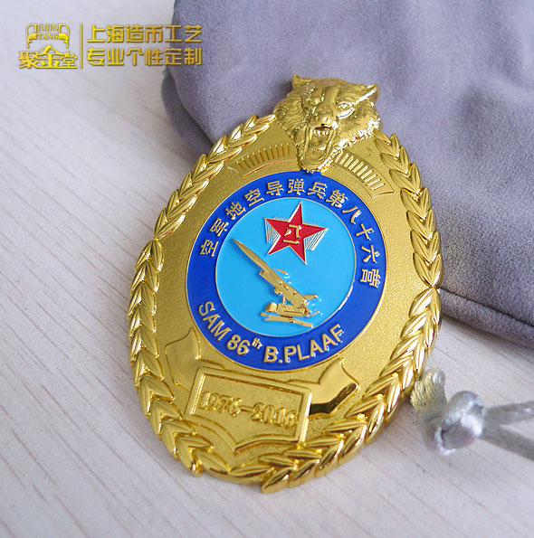 空軍地空導彈兵86營組建40周年紀念徽章定制_定制點漆徽章 胸徽定制