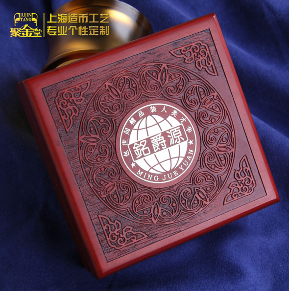 實(shí)木雕花木盒